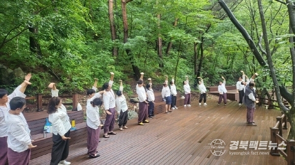 영덕문화관광재단이 운영하는 프로그램의 한장면. (영덕문화관광재단 제공)