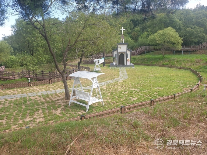 블루로드 3코스 창포리 별파랑공원 언덕에 설치한 ‘기도의 방’(사진=독자제공)