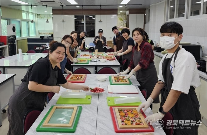 사제동행 요리 나눔 재능기부 봉사활동 (사진=포항교육지원청)