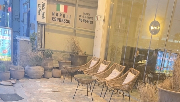 포항 송도동 시의원 건축물 ‘주차장 미이행·도로 점용’ 논란