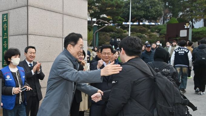 임종식 경북교육감, 수능 당일 시험장 방문하여 수험생 격려