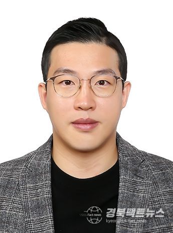 포항시 도시계획과 소속 이승률 주무관은 지난 21일 경상북도경찰청으로부터 감사장을 받았다