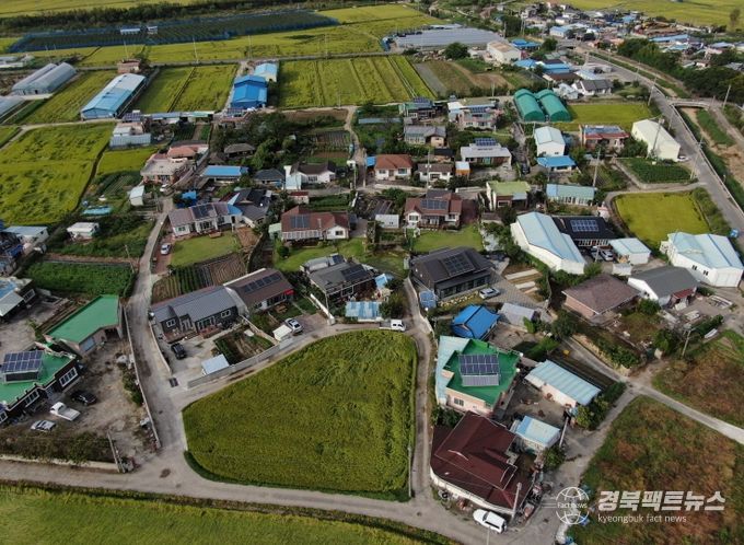 신재생 에너지 설비 보급이 완료된 흥해읍 매산리 전경.