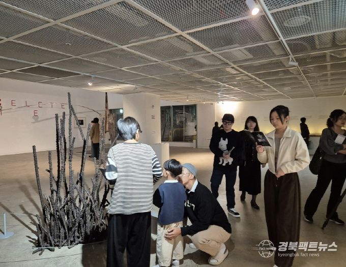 ‘철 예술’ 축제에서 ‘철이 예술’