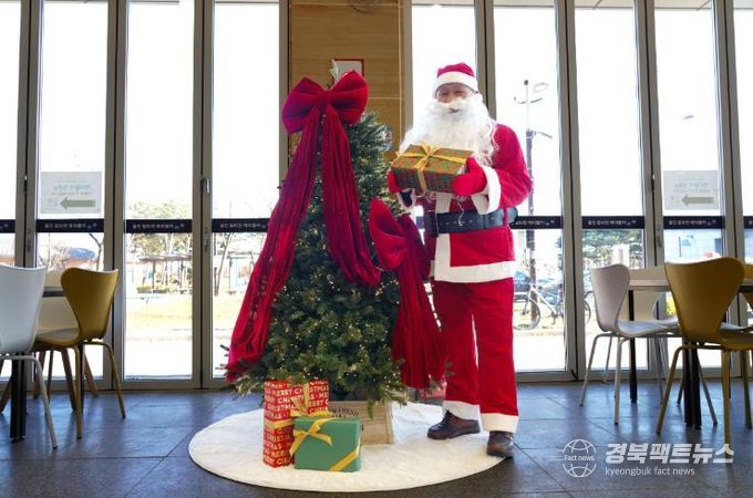 울진군은 12월 24일부터 25일까지 이틀간‘산타 관광택시’를 특별 운행한다.