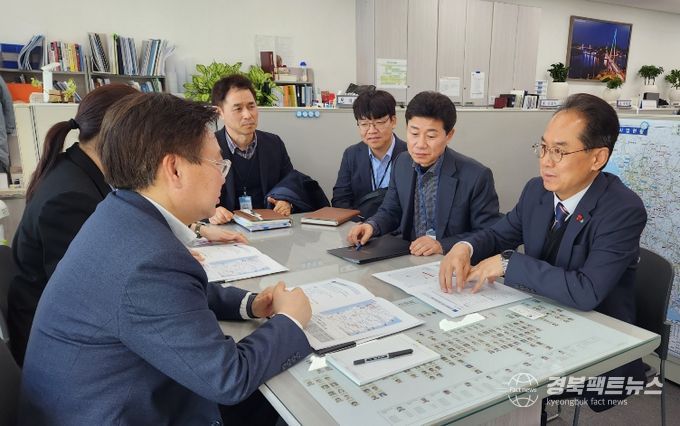 영주시는 지난 19일 국토부를 방문해 중부권 동서횡단철도 국가계획 반영을 촉구했다.